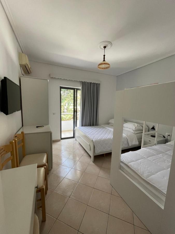 Hotel Ms Sarande Bagian luar foto