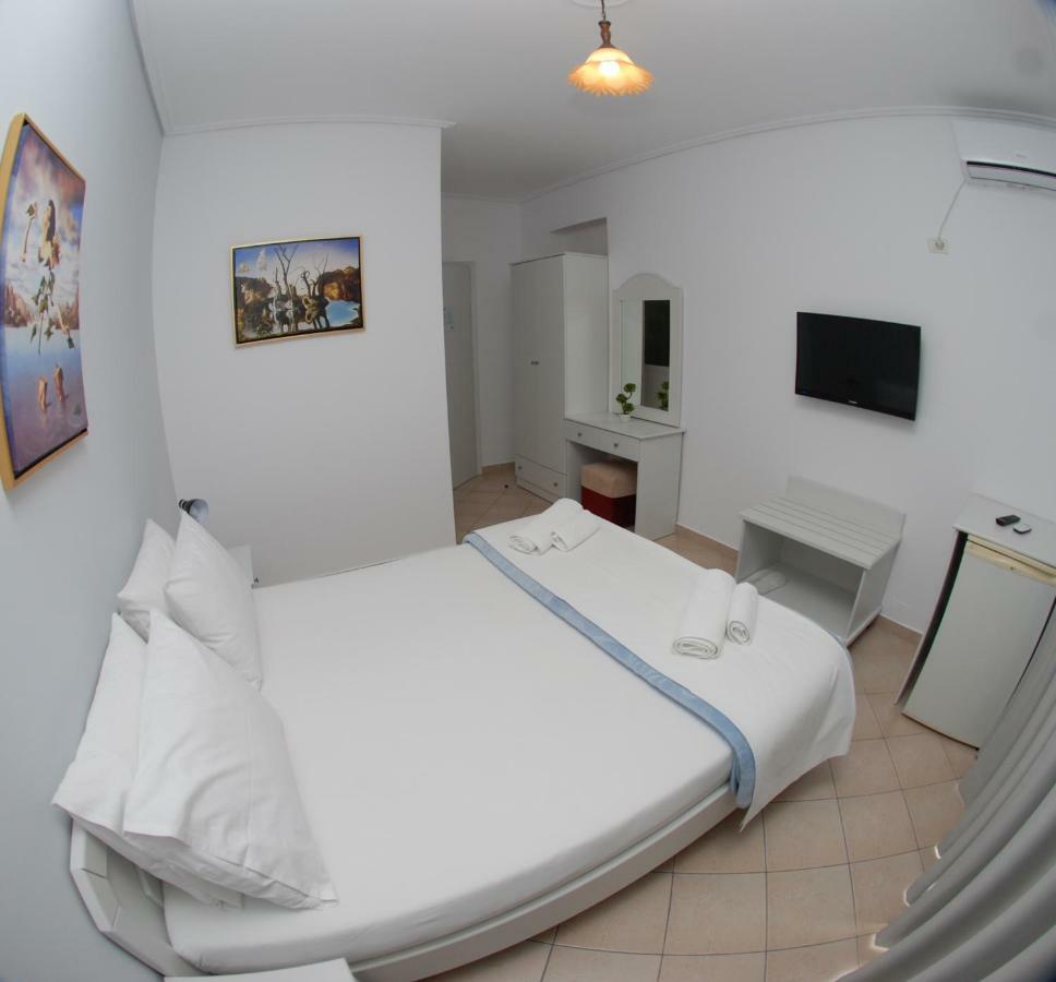 Hotel Ms Sarande Bagian luar foto