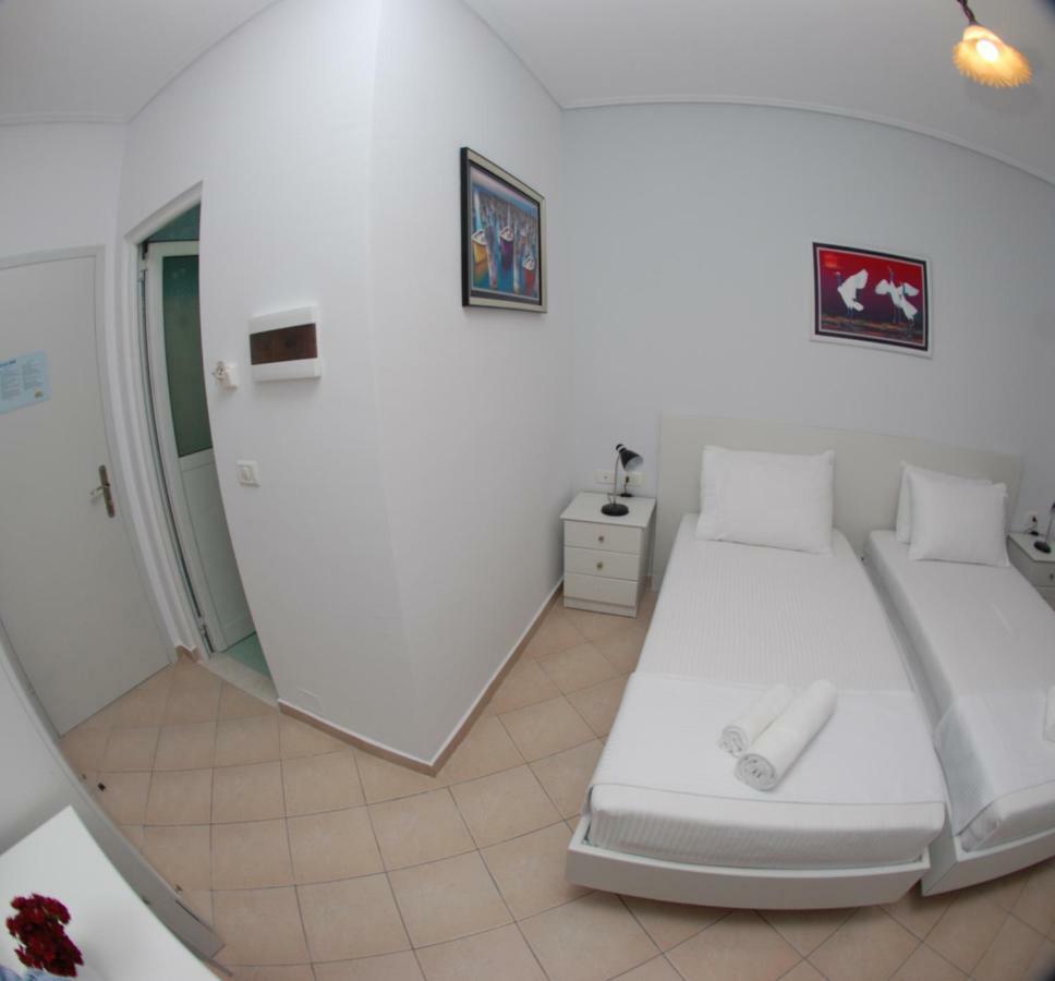 Hotel Ms Sarande Bagian luar foto